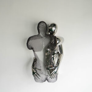 In love stainless steel hollow hugger sculpture for wall decoration MP-I0005