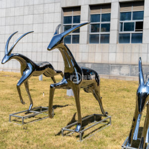 Large Standing Metal Antelope Sculpture Outdoor Modern Garden Art Decoration Animals Sculpture MP-O0026