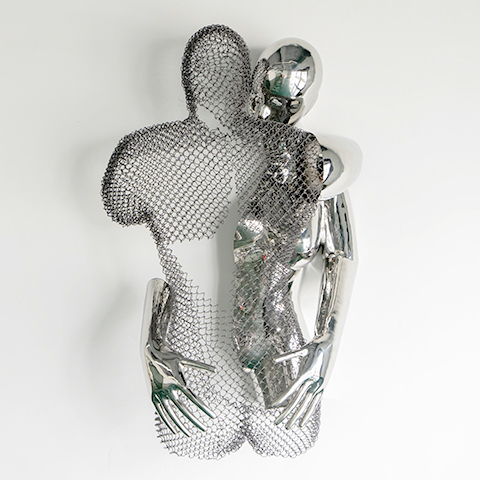 hugging couple sculpture